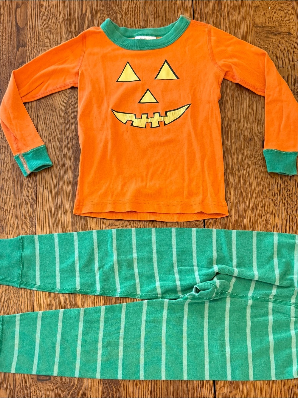 Hanna Andersson Kids Pumpkin Pajama Set - Orange and Green